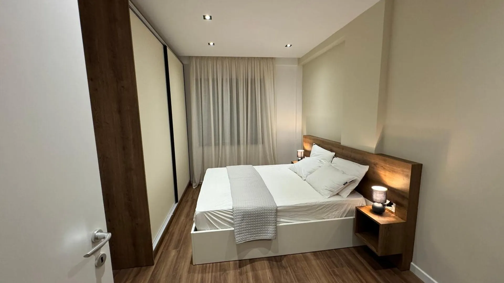 Homerent Old Bazaar 21 Tirana Apartment